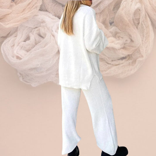 Women's comfortable clothing,
Modern and versatile look,
Women's suit,
Women's casual suit,
Cozy suit,
Women's autumn/winter set,
Women's elegant set